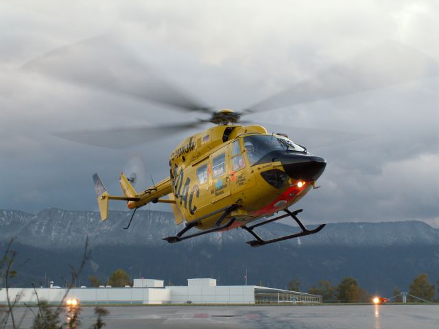 Im Notfall sicheren Kontakt angeben - Hubschrauber