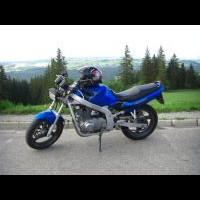 Ladegerät an Motorrad Batterie richtig anschließen